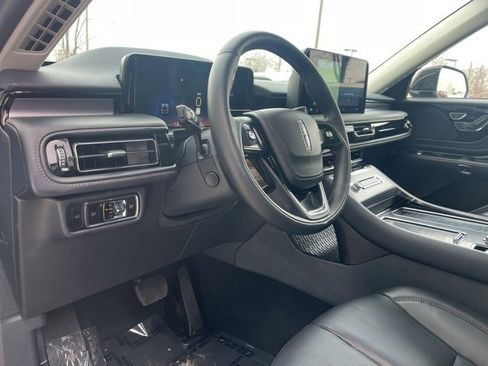 Used 2025 Lincoln Aviator Premiere image 27
