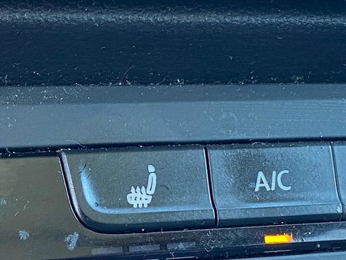 Used 2022 Volkswagen Taos SE image 14