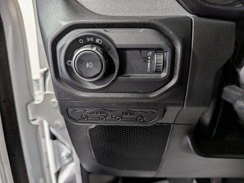 Used 2025 Jeep Wrangler Sport AWD/4WD image 14