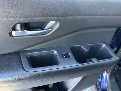 Used 2022 Nissan Pathfinder SV w/ SV Premium Package image 28