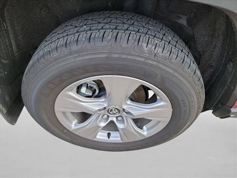Used 2025 Toyota RAV4 XLE w/ Convenience Package FWD image 11