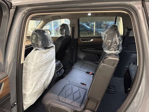 New 2026 Volkswagen Atlas SE image 13