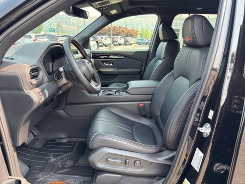 Used 2026 Honda Pilot TrailSport image 16