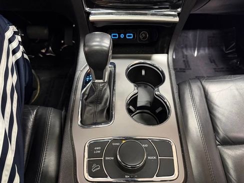 Used 2022 Jeep Grand Cherokee Limited AWD/4WD image 40