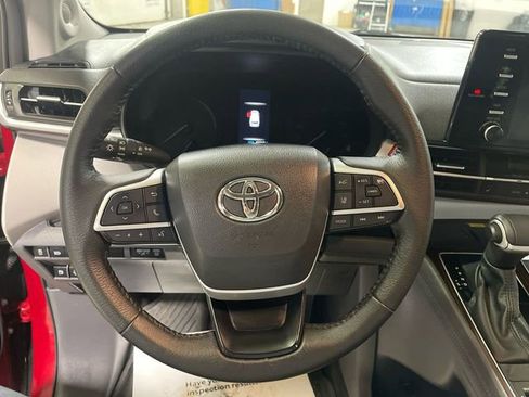 Used 2023 Toyota Sienna XLE w/ XLE Plus Package image 14