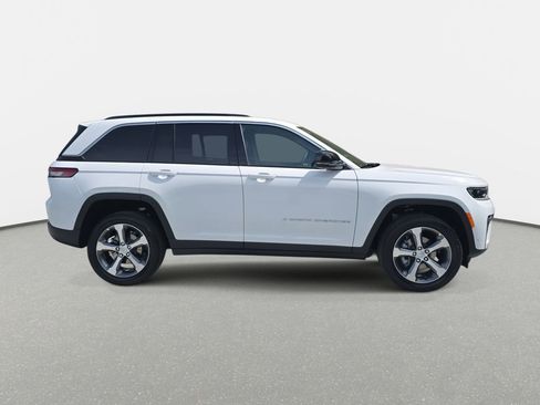New 2026 Jeep Grand Cherokee Limited AWD/4WD image 4