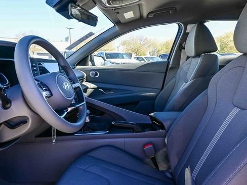 Certified 2026 Hyundai Elantra SE w/ Cargo Package FWD image 20