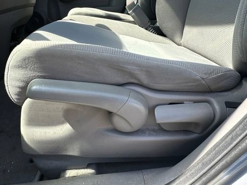 Used 2010 Honda CR-V LX image 17