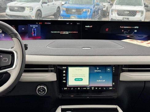 New 2025 Lincoln Navigator Reserve image 16