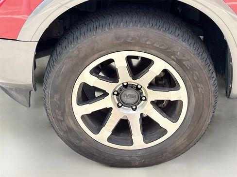 Used 2021 Nissan Titan Platinum Reserve w/ Moonroof Package image 32