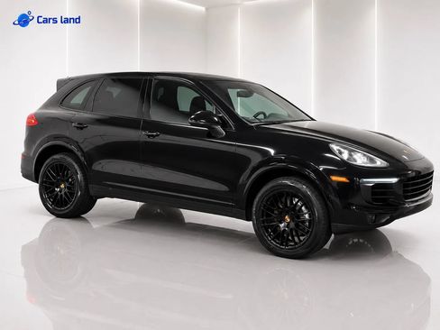 Used 2017 Porsche Cayenne AWD/4WD image 2