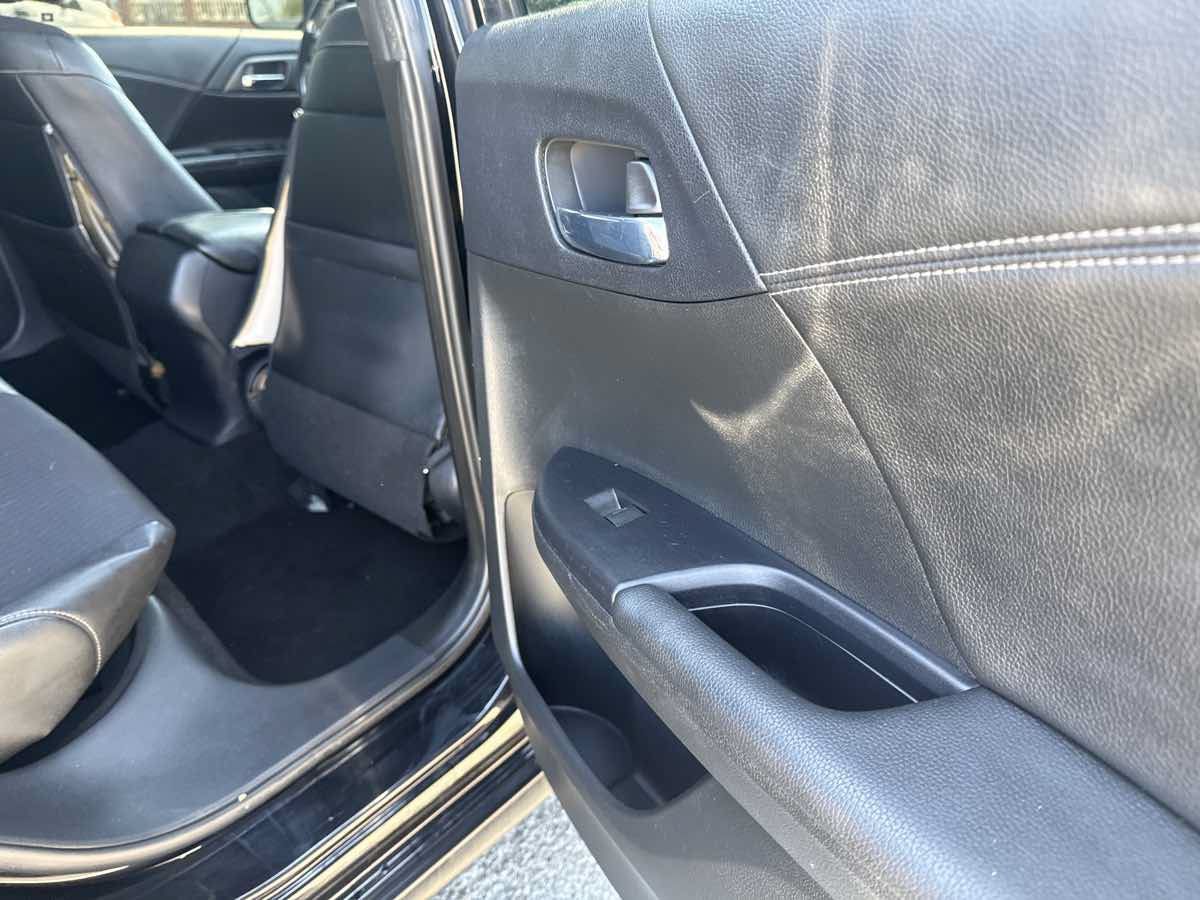 Used 2017 Honda Accord Sport image 22