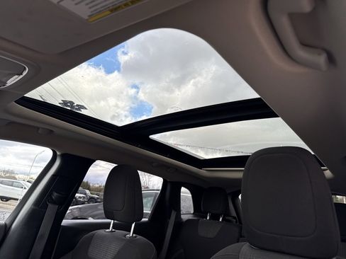 Used 2017 Jeep Cherokee Latitude w/ Safety/Convenience Group image 28