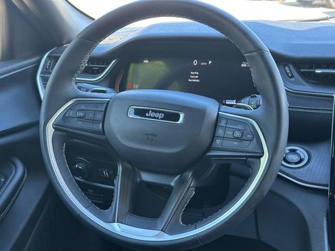 Used 2024 Jeep Grand Cherokee L Altitude AWD/4WD image 15
