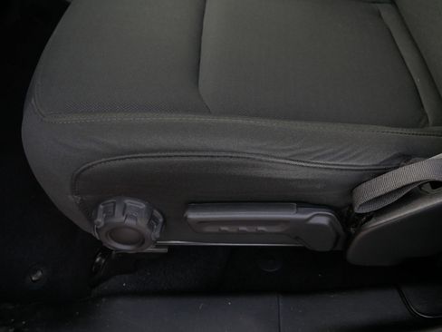 Used 2021 Jeep Wrangler Unlimited Sahara w/ Uconnect 4C Nav & Sound Group image 18