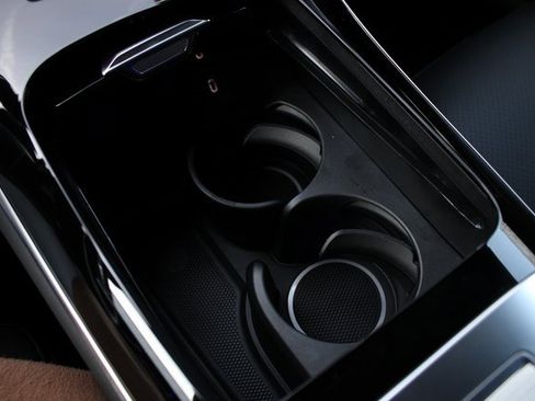 New 2025 Mercedes-Benz GLC 350e 4MATIC image 30