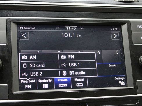 Used 2022 Volkswagen Tiguan S image 32