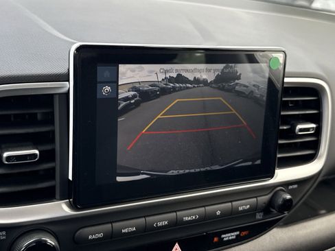 New 2026 Hyundai Venue SE FWD image 19