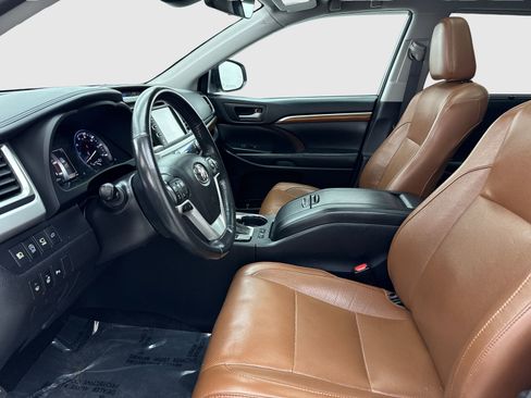 Used 2018 Toyota Highlander Limited Platinum AWD/4WD image 17