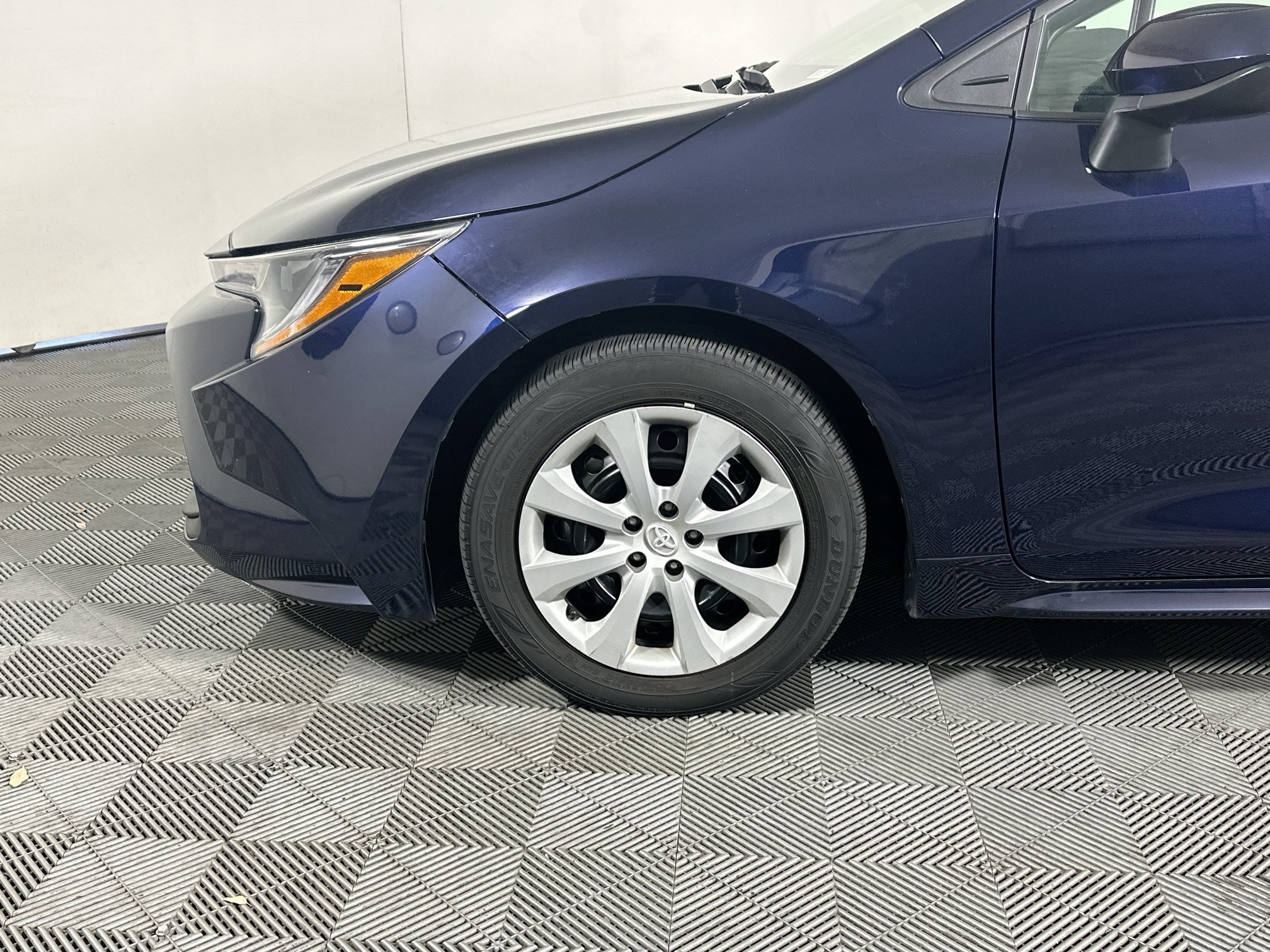 Used 2023 Toyota Corolla LE FWD image 11