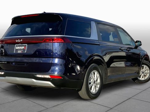 Used 2022 Kia Carnival LX image 12