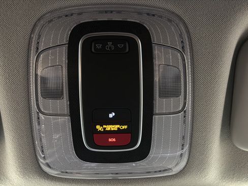 Used 2024 Hyundai Elantra SEL FWD image 32