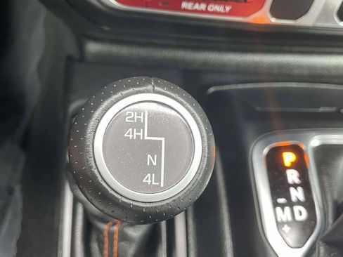 Used 2023 Jeep Gladiator Mojave w/ LED Lighting Group AWD/4WD image 39