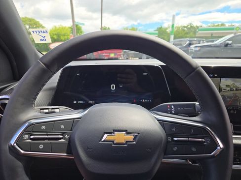 Certified 2026 Chevrolet Equinox LT w/ Safety and Technology Package AWD/4WD image 37