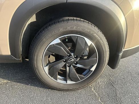Certified 2024 Nissan Rogue SV w/ SV Premium Package AWD/4WD image 10