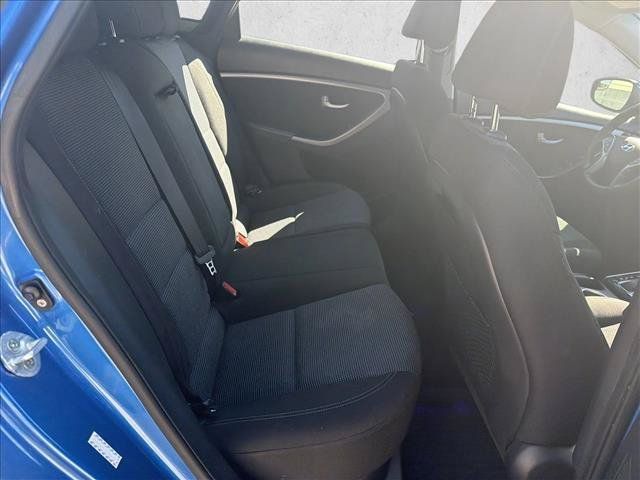 Used 2017 Hyundai Elantra GT FWD image 19