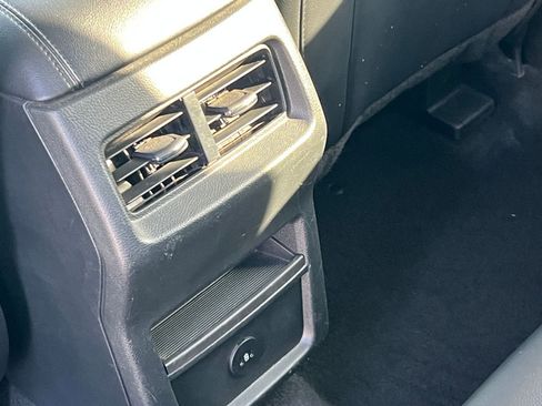 Used 2024 Ford Edge SEL image 24