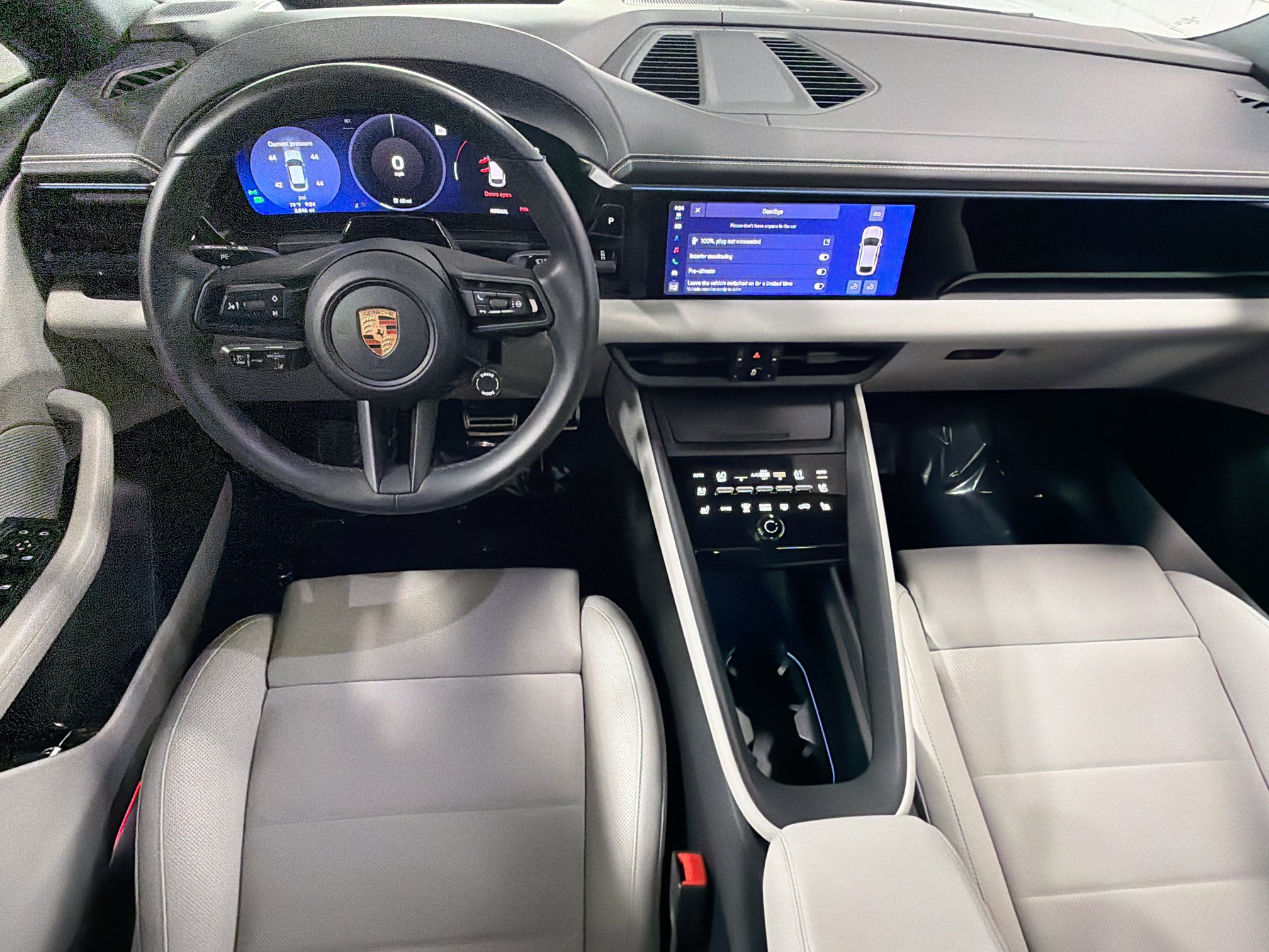 Certified 2026 Porsche Macan 4S Electric AWD/4WD image 16