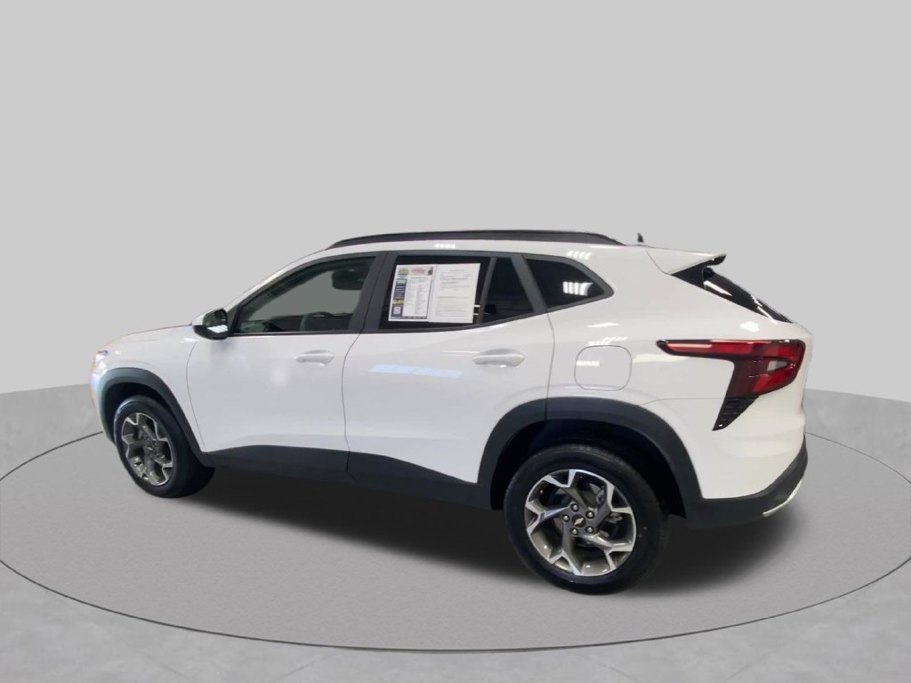 Certified 2025 Chevrolet Trax LT FWD image 7