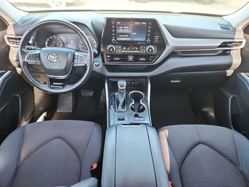 Used 2020 Toyota Highlander L image 14