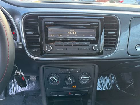 Used 2012 Volkswagen Beetle 2.5 image 15