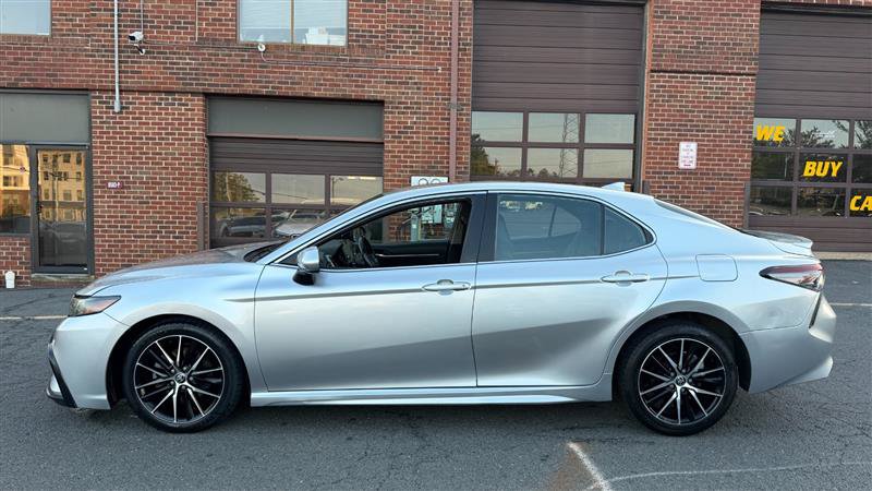 Used 2021 Toyota Camry SE FWD image 15