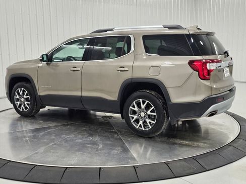 Used 2023 GMC Acadia SLT FWD image 3