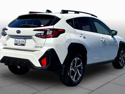 Used 2024 Subaru Crosstrek 2.0i Premium image 12