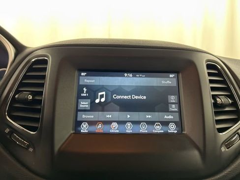 Used 2021 Jeep Compass Latitude image 12