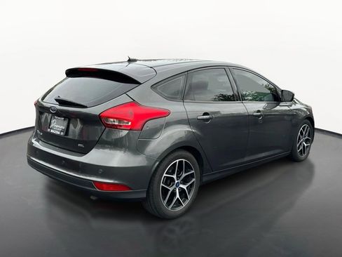 Used 2017 Ford Focus SEL FWD image 3