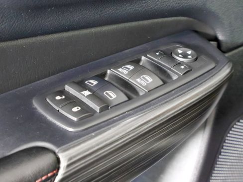 Used 2016 Jeep Cherokee Trailhawk w/ Comfort/Convenience Group AWD/4WD image 23