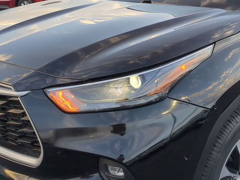 Used 2024 Toyota Highlander XLE image 12