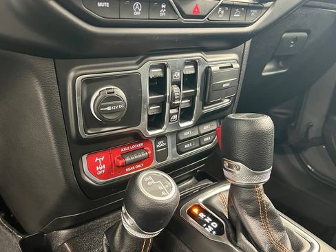 Used 2022 Jeep Gladiator Mojave w/ Safety Group AWD/4WD image 15