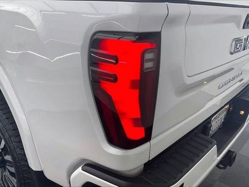 Used 2024 GMC Sierra 2500 Denali Ultimate AWD/4WD image 29