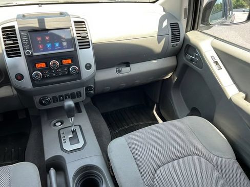 Used 2020 Nissan Frontier SV w/ Midnight Edition Floor Mats AWD/4WD image 34