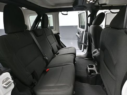 Used 2019 Jeep Wrangler Unlimited Sahara AWD/4WD image 41