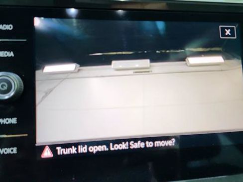 Used 2024 Volkswagen Tiguan SE FWD image 16