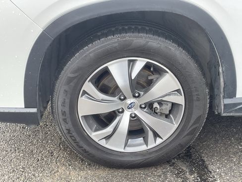 Used 2022 Subaru Ascent Premium image 11