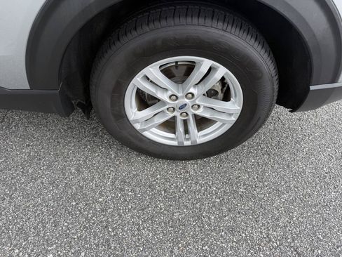 Certified 2023 Ford Explorer XLT RWD image 41