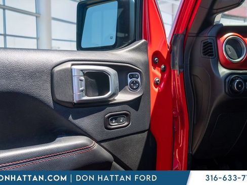 Used 2018 Jeep Wrangler Unlimited Rubicon AWD/4WD image 17